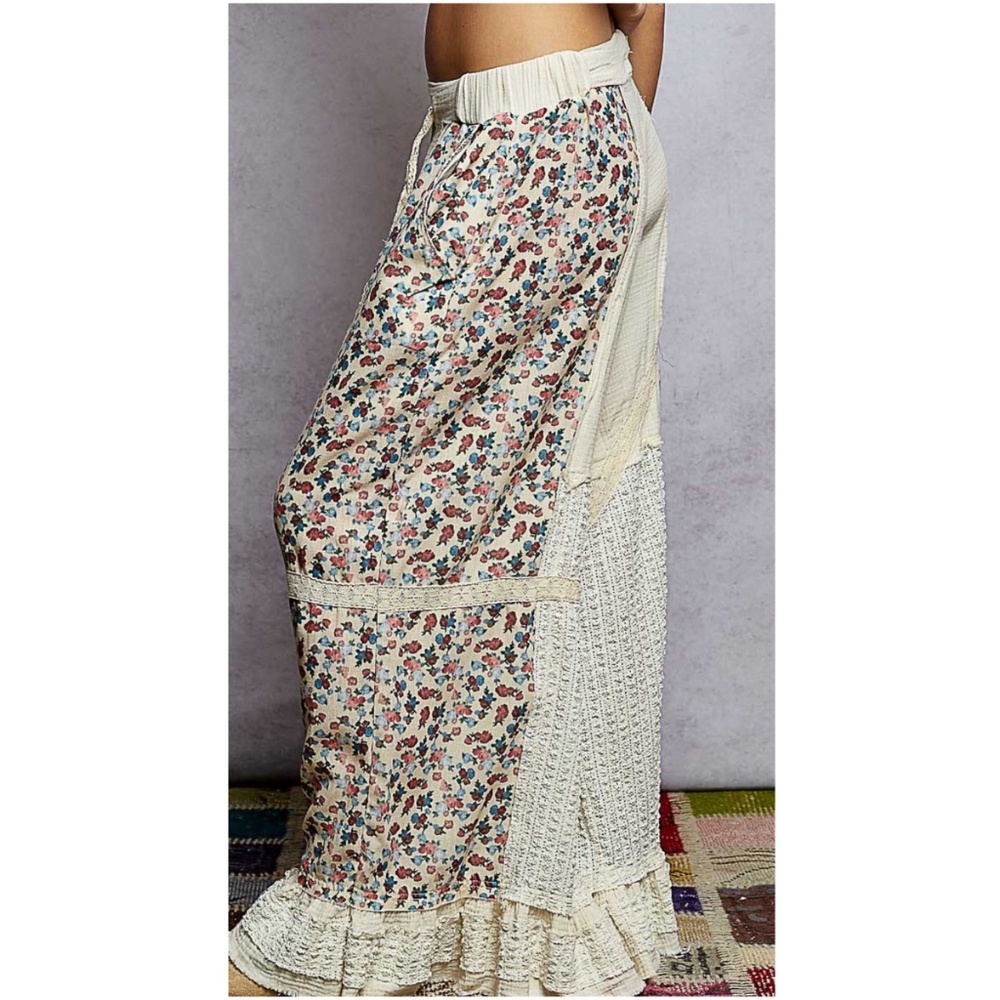 POL Cream Patchwork Wide-Leg Pants with Floral Panels - Picture 4 of 4